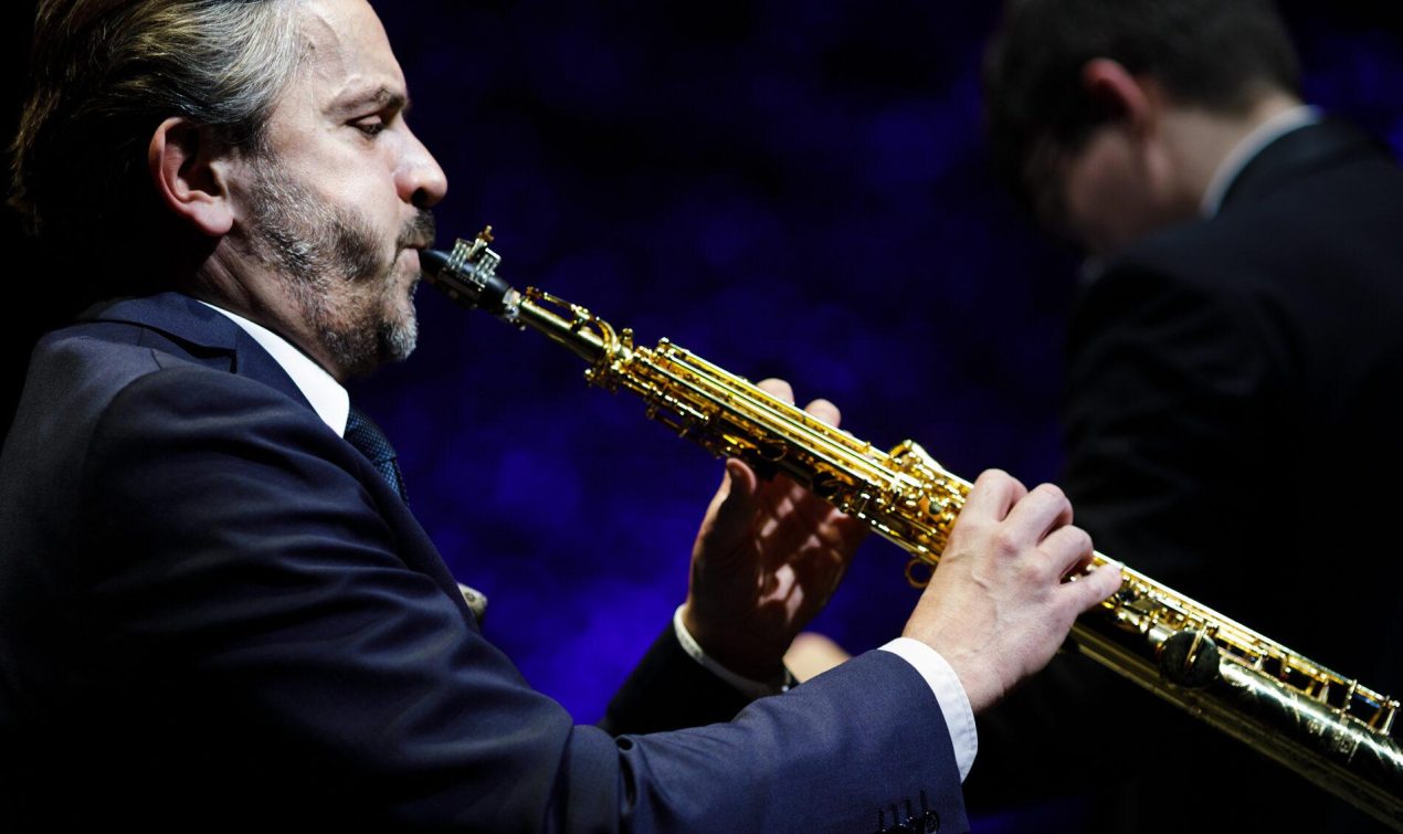 Ilustracja do wpisu: Muzyka wielkiego ekranu na saksofon, zespół