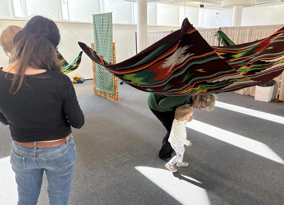 Ilustracja artykułu: Etnowyprawka Malucha: Tkaniny!