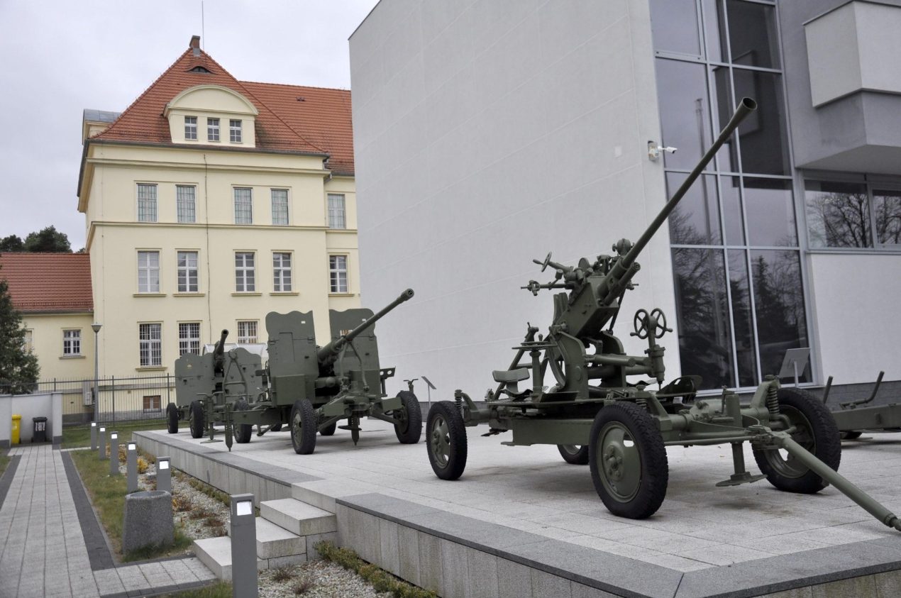 Ilustracja artykułu: Ekspozycja plenerowa Muzeum Wojsk Lądowych