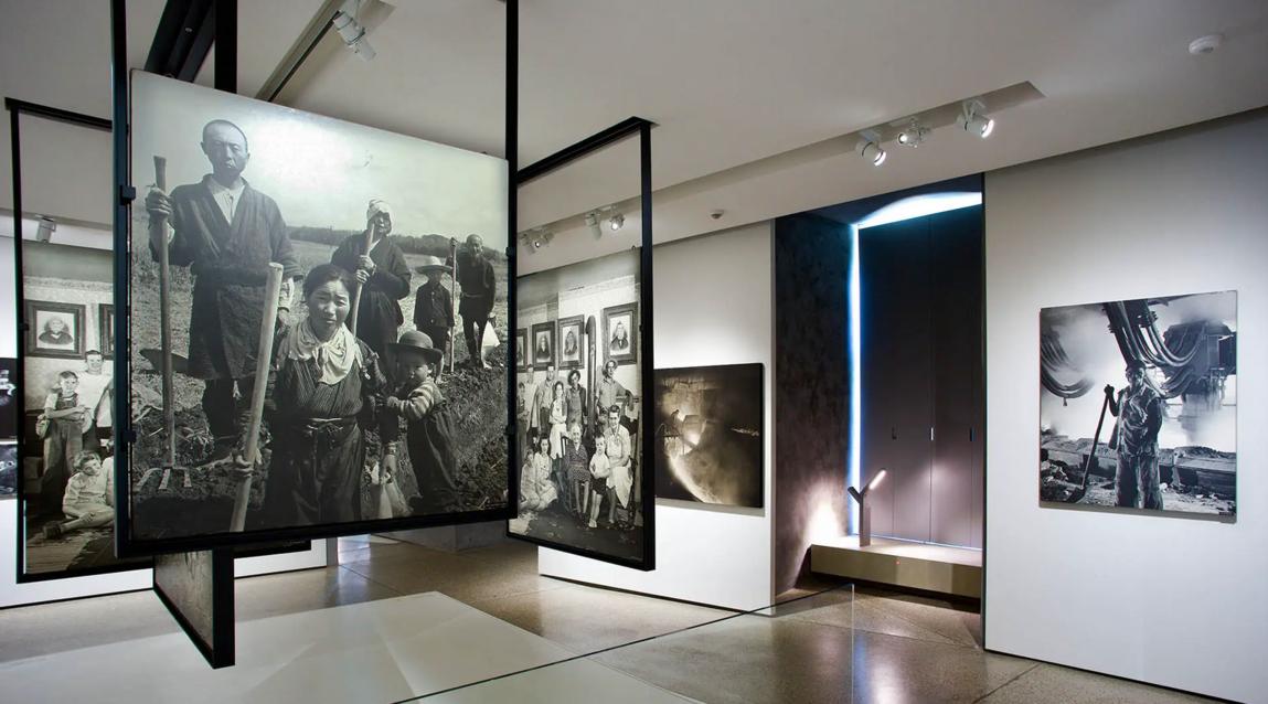 Ilustracja artykułu: Wykład: Rodzina człowiecza. Nowe rozumienie miejsca