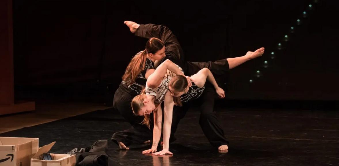 Ilustracja artykułu: Zuzanna Kasprzyk – Everything Not Saved