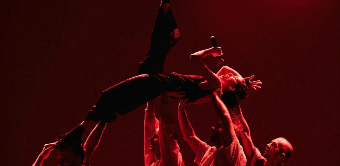 Ilustracja artykułu: Living Space Theatre „Karaoke” / Spektakl