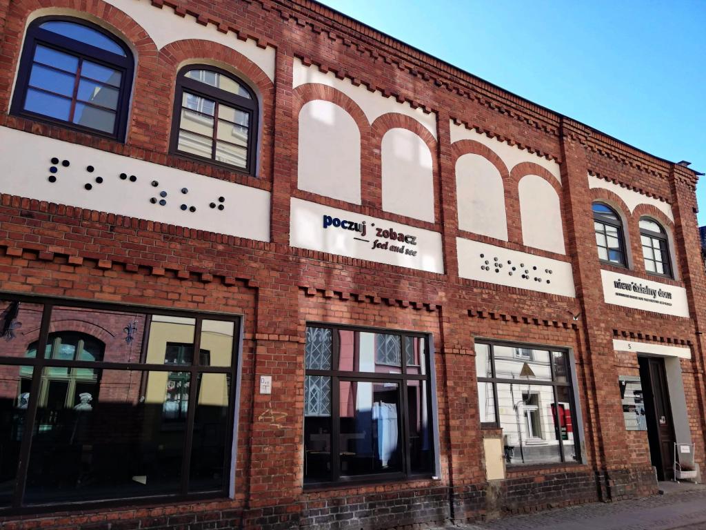 Ilustracja artykułu: Niewidzialny Dom