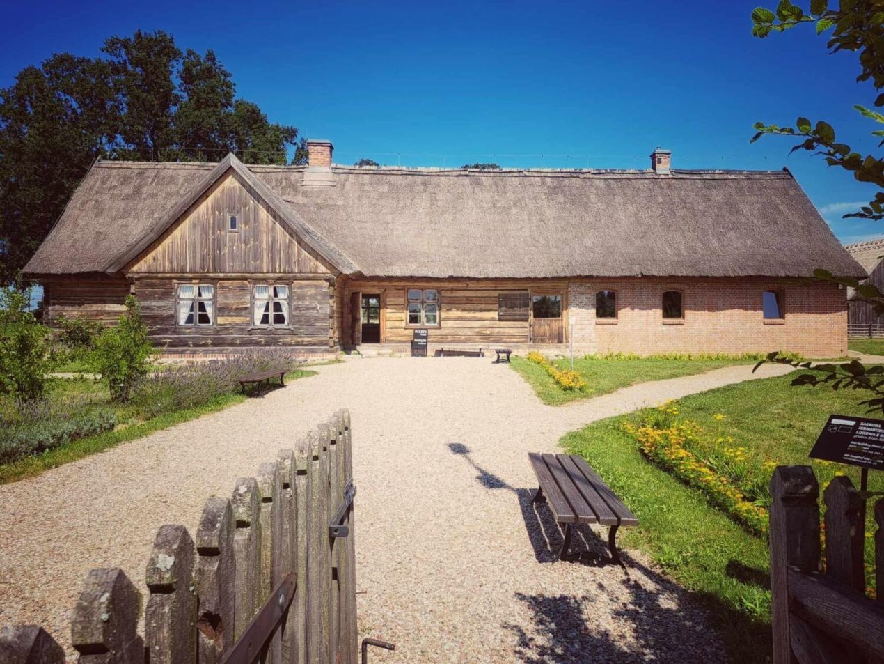 Ilustracja do wpisu: Eskapada. Poznaj swój region z przewodnikiem