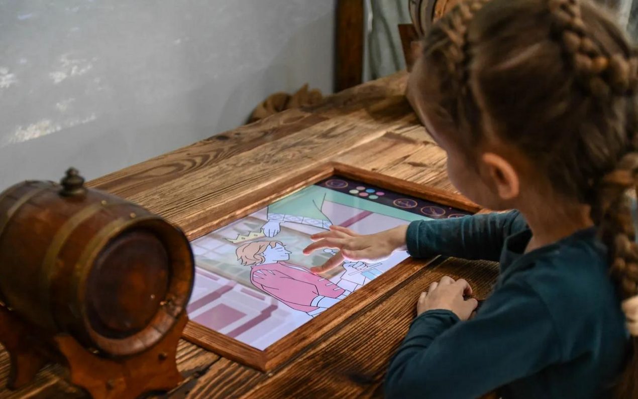Ilustracja do wpisu: Zwiedzanie wystawy multimedialnej Wahadło Czasu